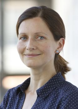 Dr. Anja Bremm